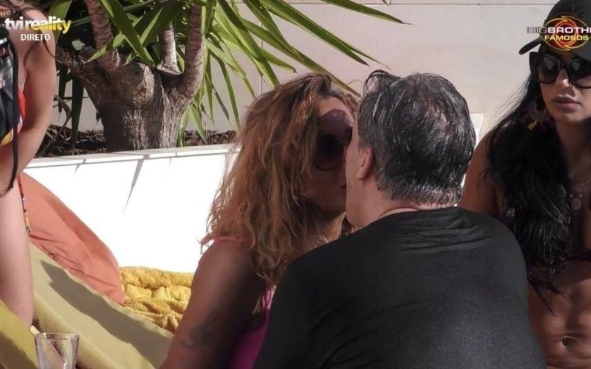 Big Brother Famosos . Figuras públicas 'gozam' com beijo de Bruno de Carvalho e Liliana