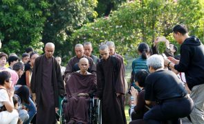 Monge budista Thich Nhat Hanh morre aos 95 anos