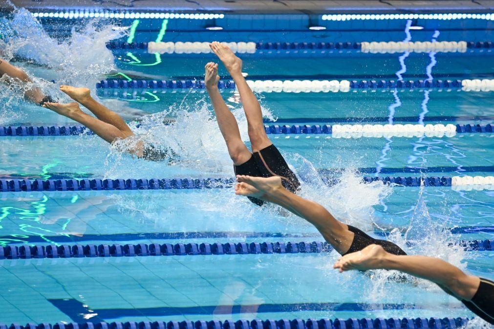 Covid-19: Mundiais de natação adiados para 2023