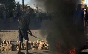 Sudão: Número de mortos em nova manifestação contra golpe sobe para 74