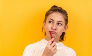 Oito erros comuns que cometemos a lavar os dentes