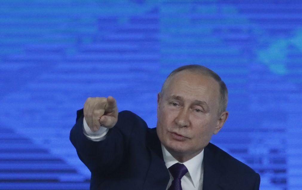 Putin promete consequências se «derramamento de sangue em Donbass não parar»