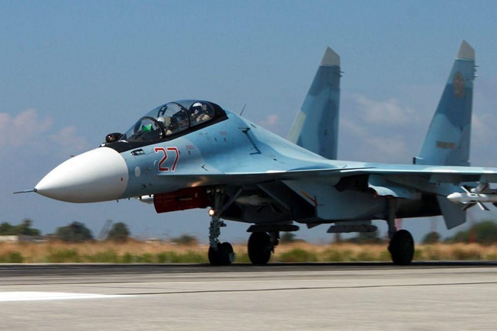 Ucrânia: Rússia efetua exercícios militares aéreos nas zonas de fronteira