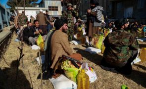 Afeganistão: ONU pede fundos para que famílias deixem de vender bebés para comer