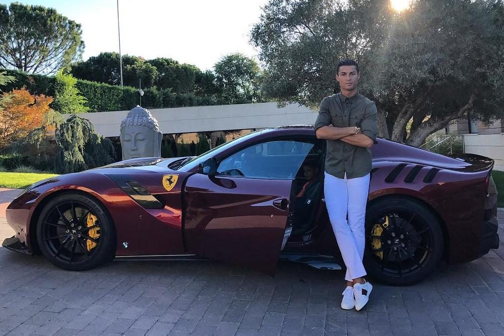 Cristiano Ronaldo e os mais de 20 milhões que tem guardados na garagem