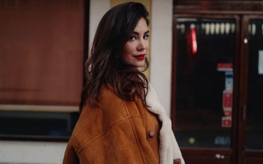 Mia Rose mostra lado mais sexy em lingerie rendada: