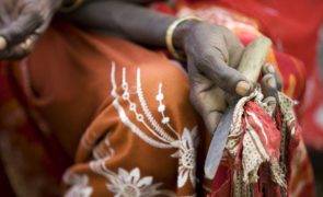 UE reafirma compromisso pela erradicação da mutilação genital feminina no mundo