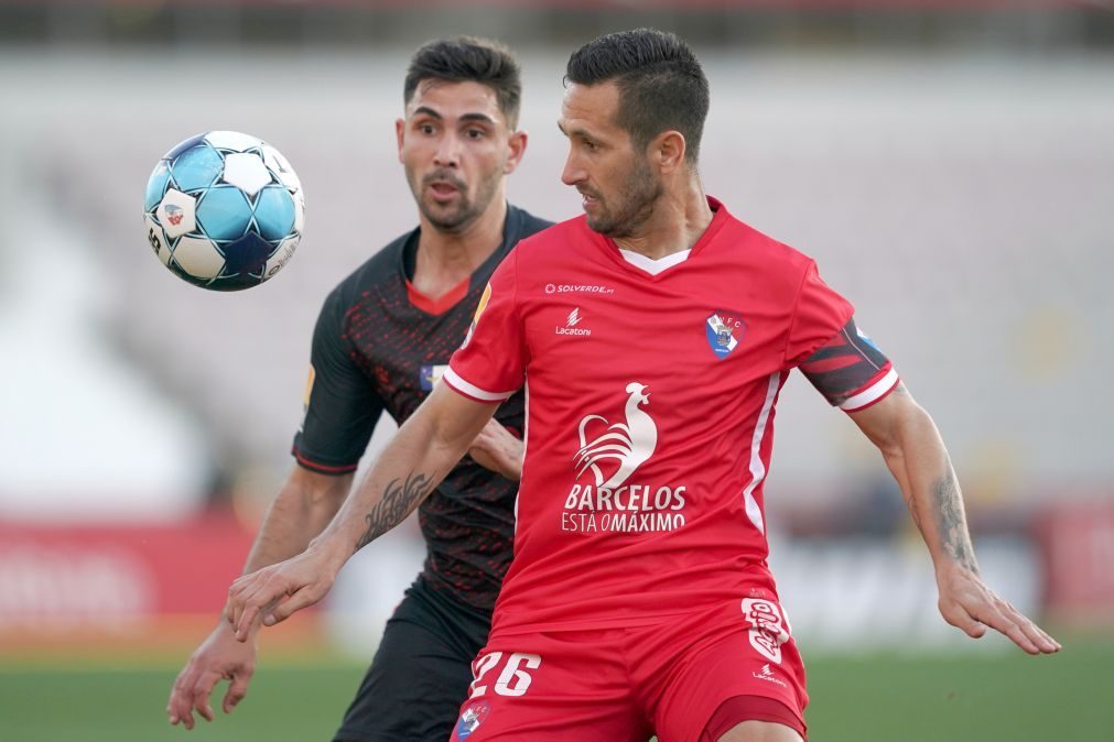Gil Vicente e Santa Clara, reduzido a nove, empatam e mantêm séries sem derrotas