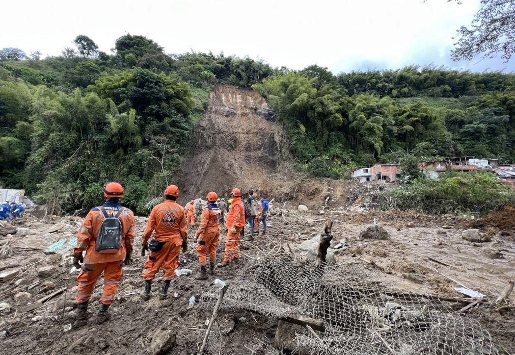 Pelo menos 14 mortos e 34 feridos em aluimento de terras na Colômbia