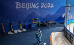 Covid-19: Pequim consegue prevenir casos fora da 'bolha' sanitária dos Jogos de Inverno