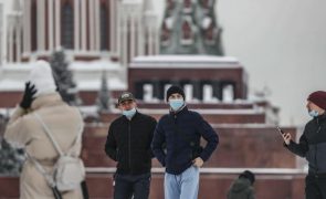 Covid-19: Rússia regista 706 mortes e menos de 200 mil novos casos nas últimas 24 horas