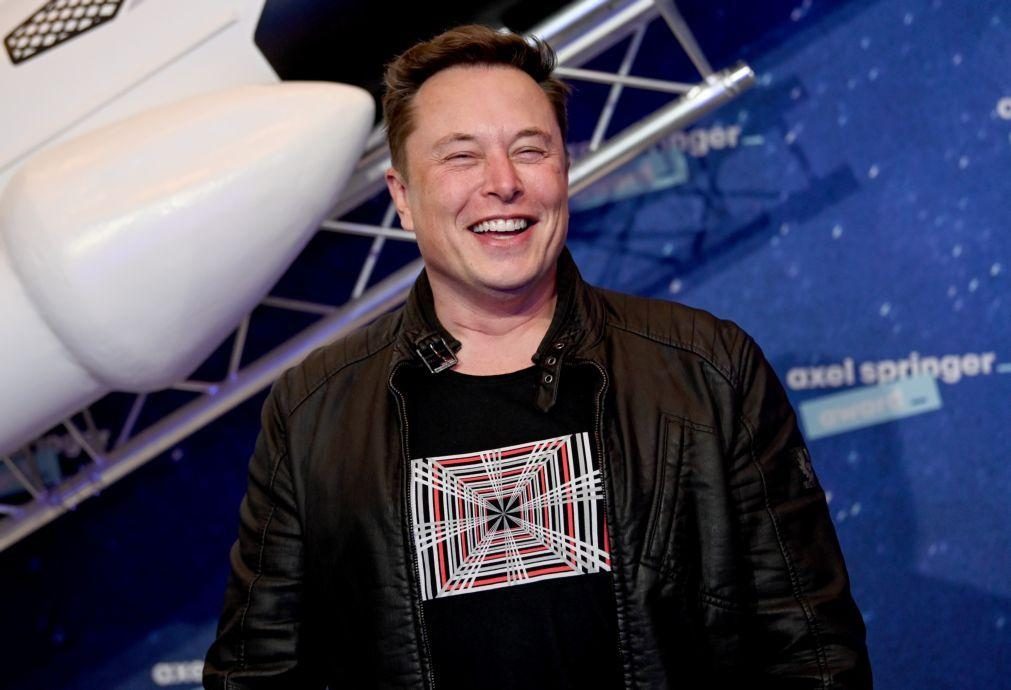 Elon Musk doou cinco mil milhões de euros a instituições de caridade