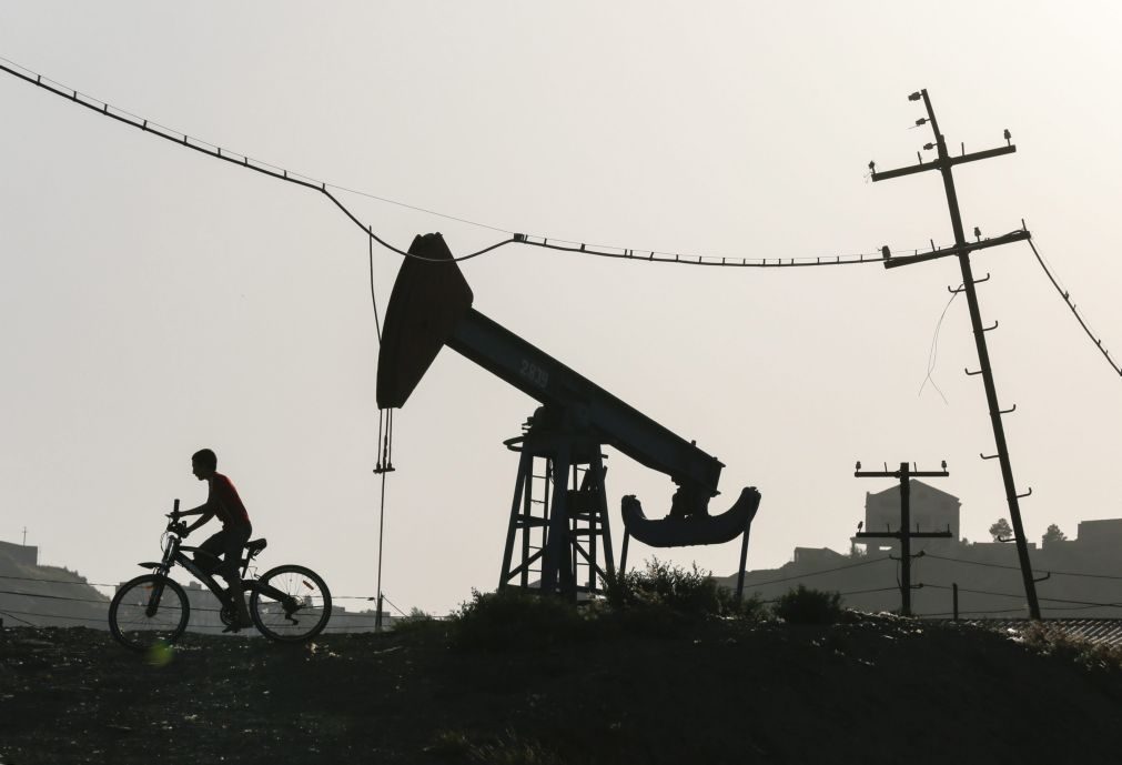 Produção da OPEP volta a subir em julho, apesar de acordo de redução da oferta