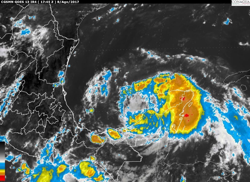Furacão Franklin diminui para tempestade tropical após atingir o México