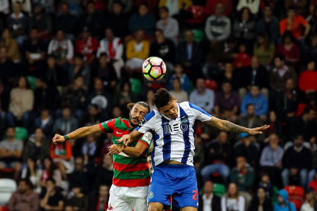 FC Porto inicia preparação do jogo com o Tondela sem Soares e Rafa
