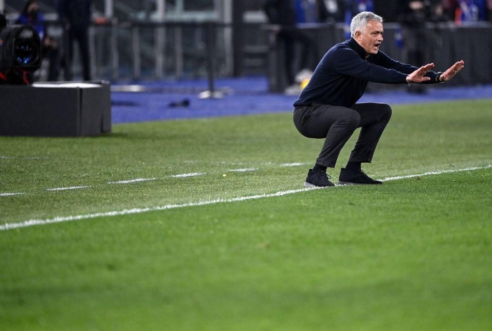 José Mourinho suspenso por dois jogos e multado em 20 mil euros