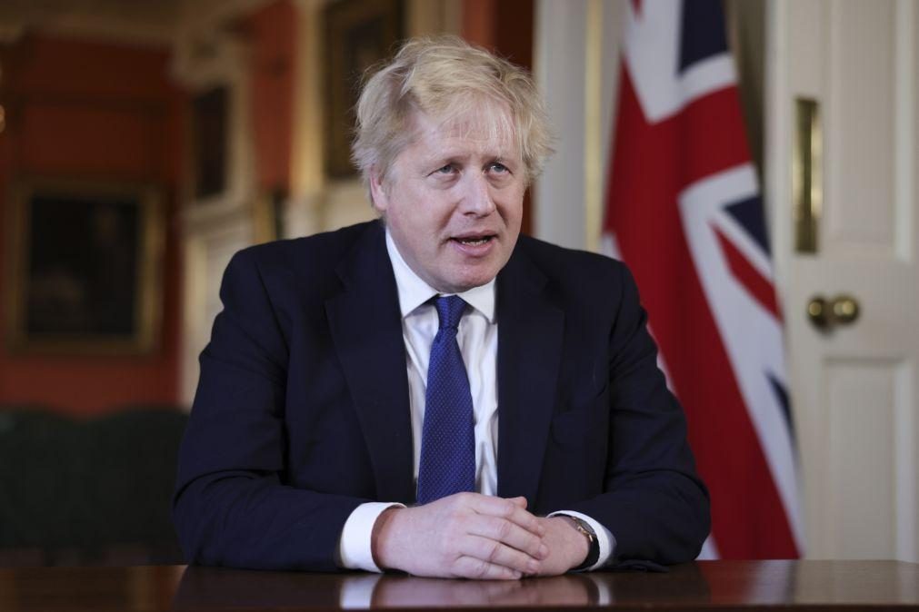 Ucrânia: Boris Johnson rejeita 