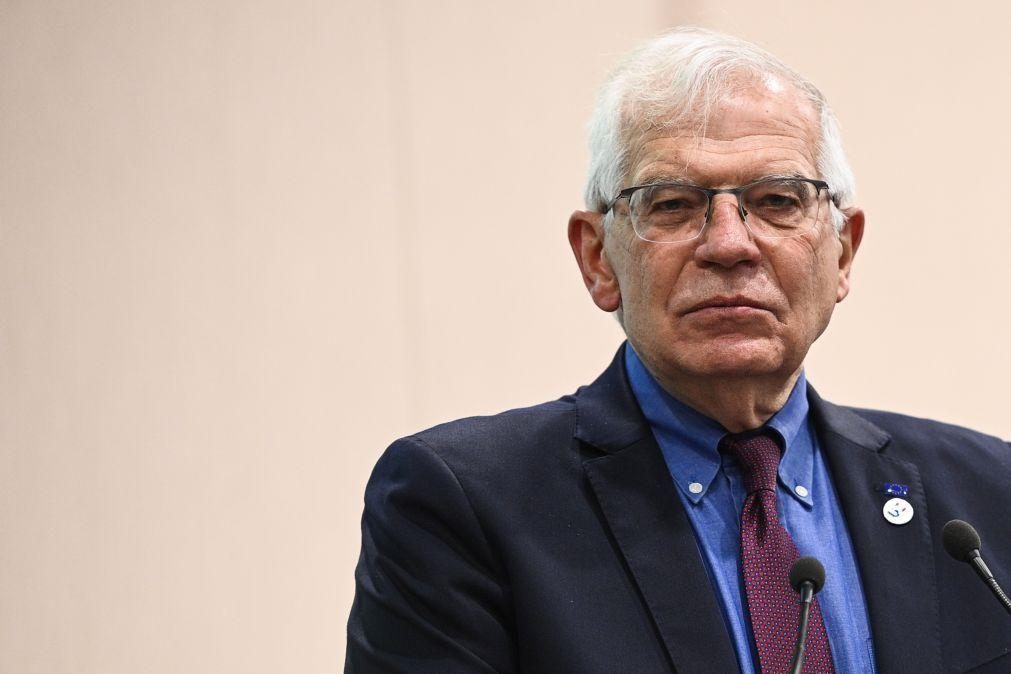 UE chama embaixador russo para repudiar invasão e prometer