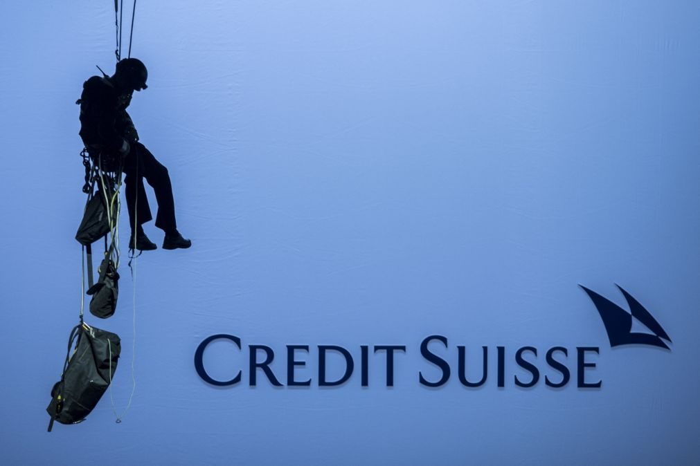 Credit Suisse proibe transações de títulos financeiros venezuelanos
