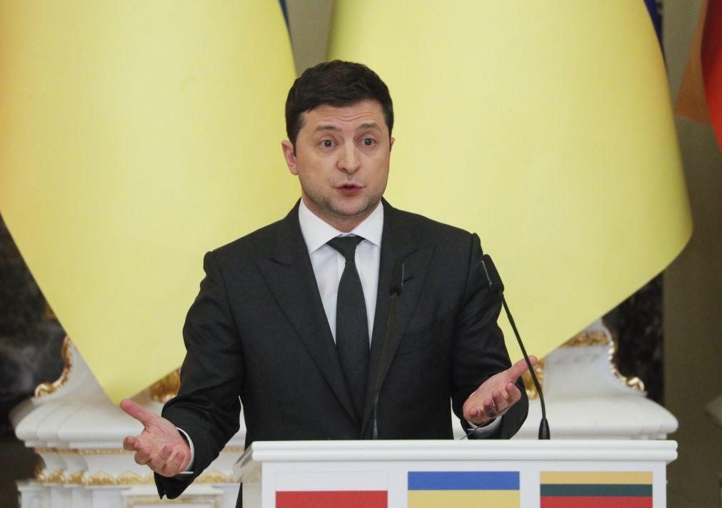 Zelensky adianta que russos vão 