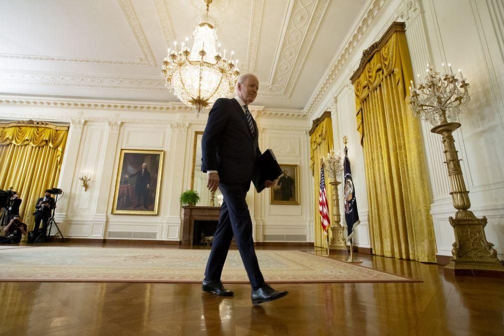 Joe Biden aprova apoio militar de emergência à Ucrânia