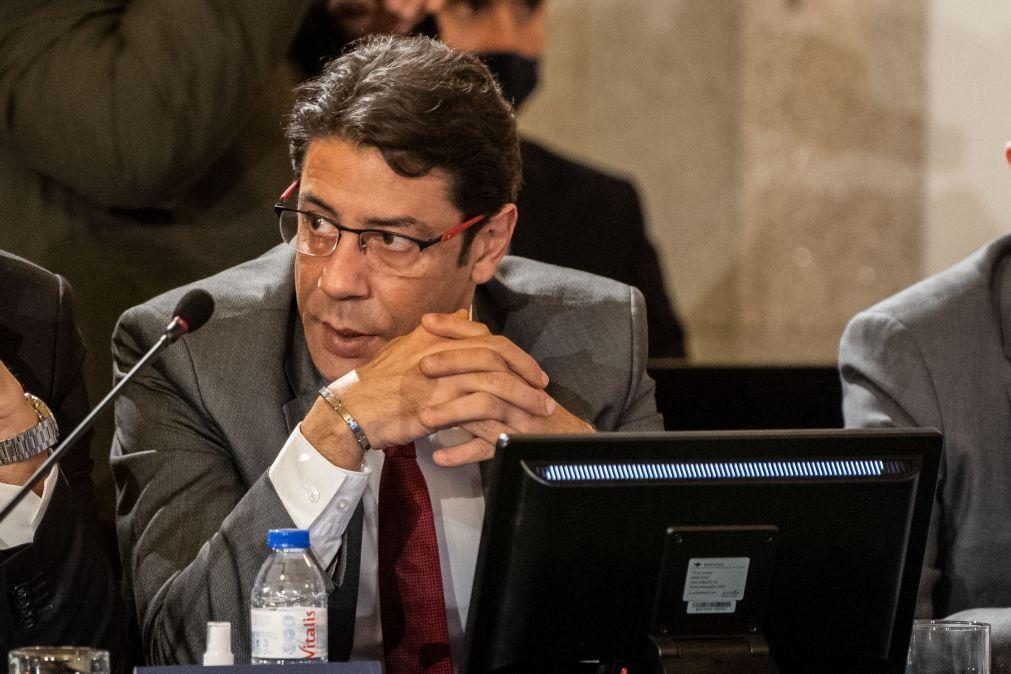 Rui Costa reconhece insucesso e critica