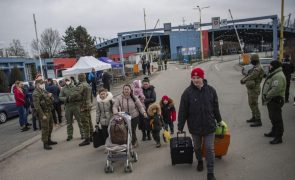 Ucrânia: Mais de 150 mil pessoas fugiram para países vizinhos