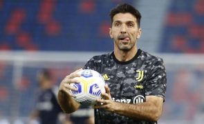 Buffon renova com o Parma até 2024 e pode jogar até aos 46 anos