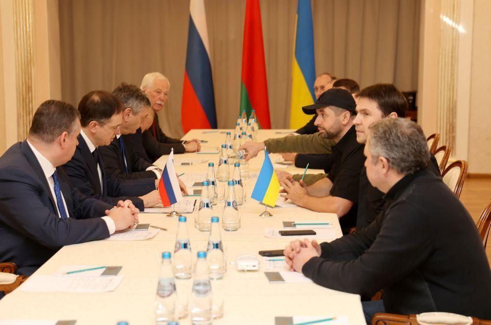 Ucrânia: Negociadores ucranianos e russos terminam reunião e anunciam nova ronda