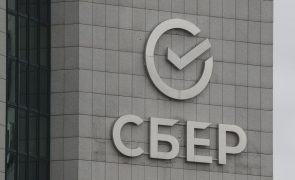 Ucrânia: Governo britânico sanciona o maior banco russo