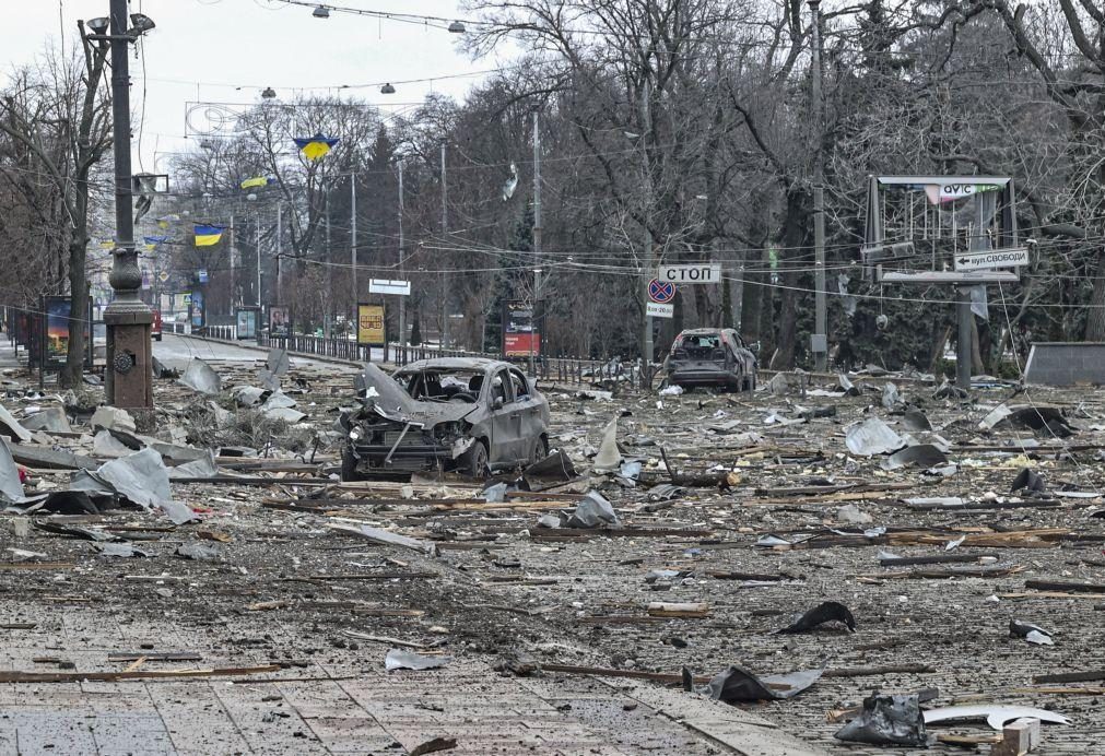Ucrânia: UE denuncia violação de leis da guerra pela Rússia em Khrarkiv