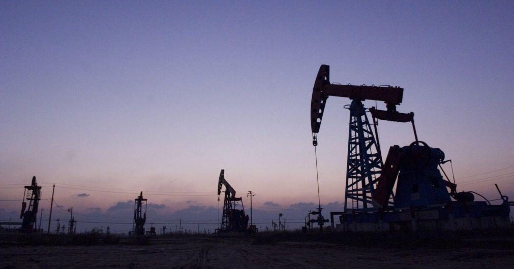 Ucrânia: Agência Internacional da Energia liberta 60 milhões de barris de petróleo