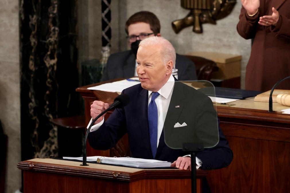 Ucrânia: Biden diz que EUA vão perseguir 