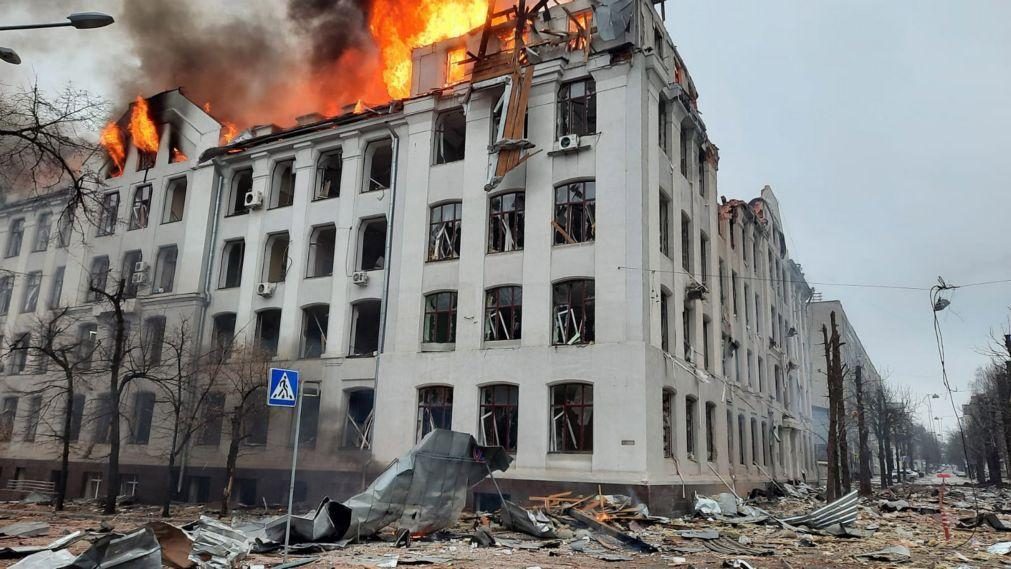 Ucrânia: Novo bombardeamento em Kharkiv mata pelo menos 21 pessoas
