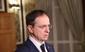 Ucrânia: Nova ronda de negociações deverá começar esta tarde
