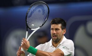 Covid-19: Djokovic poderá defender título em Roland Garros