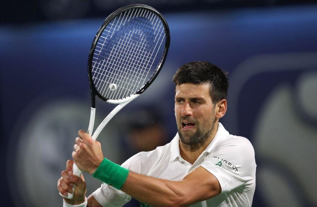 Covid-19: Djokovic poderá defender título em Roland Garros