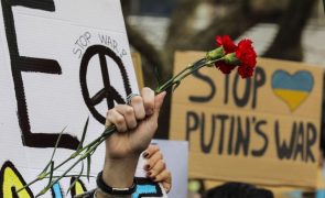 Ucrânia: Deputados de PS e PSD propõem extinção do Grupo Parlamentar de Amizade Portugal-Rússia