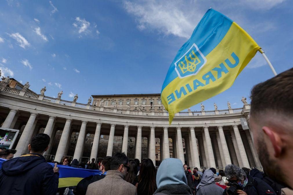 Ucrânia: Papa lamenta 