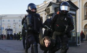 Ucrânia: Pelo menos 3.500 detidos na Rússia por se manifestarem contra invasão