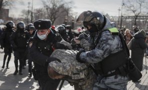 Ucrânia: Pelo menos 5.000 detidos em manifestações na Rússia