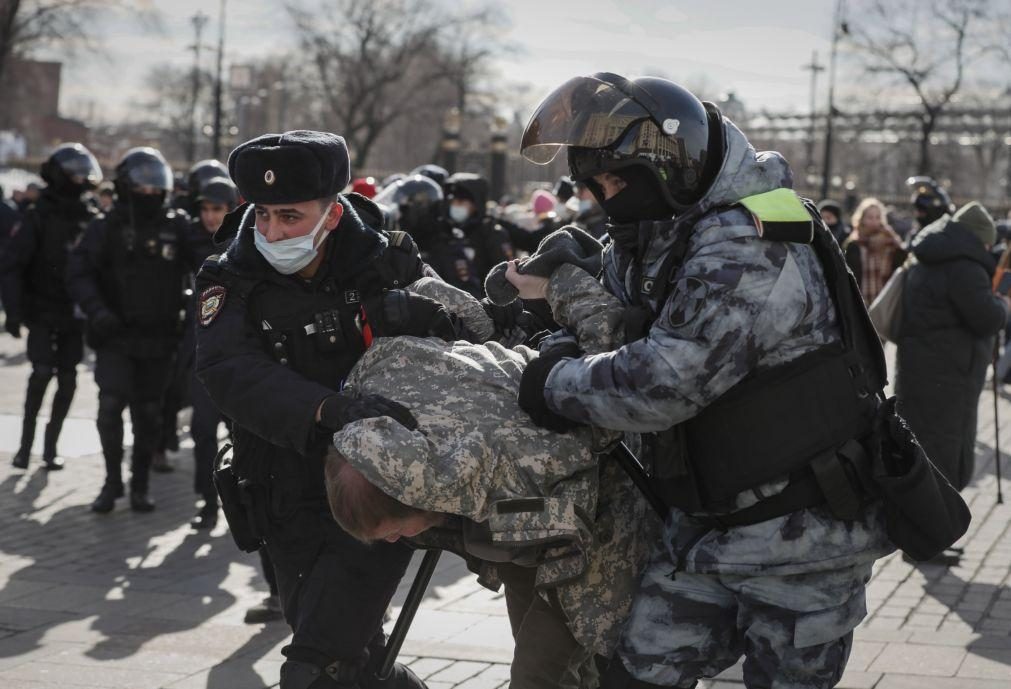 Ucrânia: Pelo menos 5.000 detidos em manifestações na Rússia