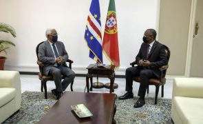 Cabo Verde negoceia com Portugal alívio da dívida e só paga juros em 2022 - PM