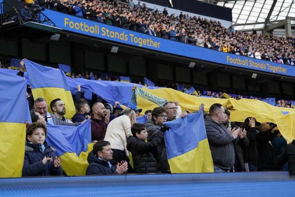 Ucrânia: UEFA apela à paz com mensagem nos jogos