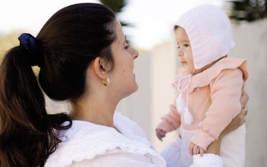 Maria Pitta Indignada com julgamento sobre as orelhas da filha: 