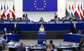 Ucrânia: Parlamento Europeu exige controlo dos vistos gold