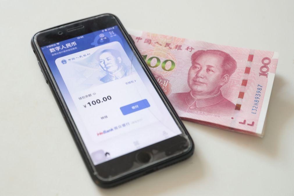 Ucrânia: China alivia controlos cambiais para acelerar queda do rublo face ao yuan