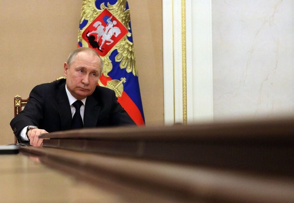 Ucrânia: Putin acusa Kiev de 