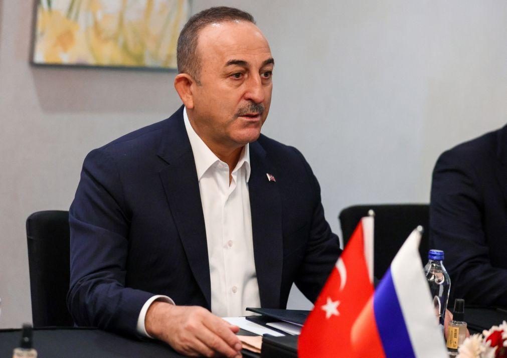 Ucrânia: Turquia apela à ajuda da Rússia para retirar cidadãos de Marioupol