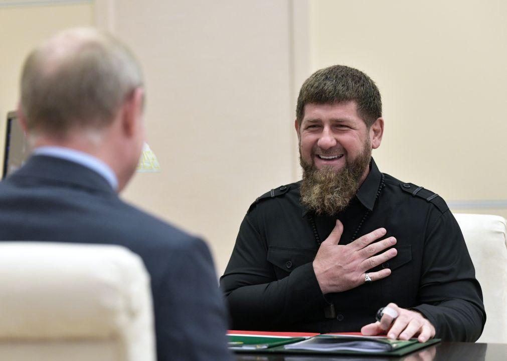 Ucrânia: Líder checheno Kadyrov afirma estar perto de Kiev